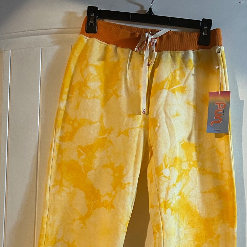 065 NWT Warm Sun Aloha Sweatpants XS Oversized